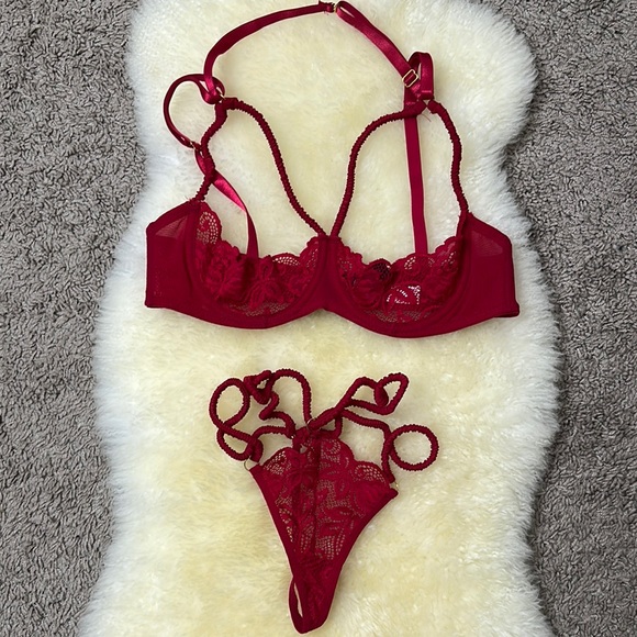 ❤️ Oh La La Cheri Elaina Lace and Strap Shelf Bra Set - Picture 5 of 14